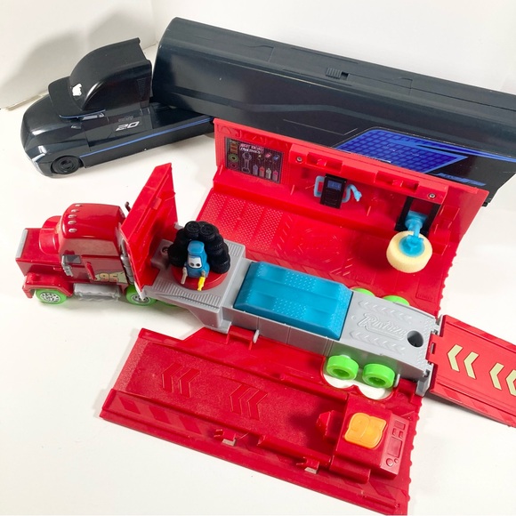 Disney Cars Haulers Lot - Jackson Storm Gale Beaufort and McQueen Mack Hauler - Picture 7 of 16